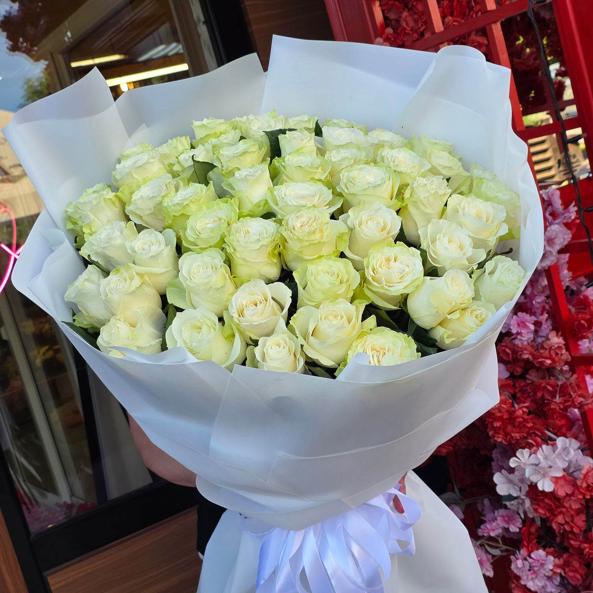 51 біла троянда «Хмарний вальс»