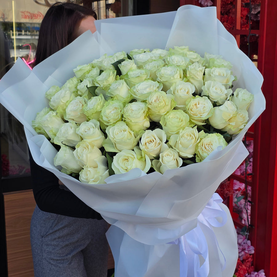 51 біла троянда «Хмарний вальс»