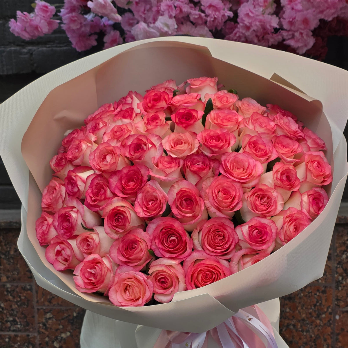 51 рожева троянда «Пелюсткова мрія»