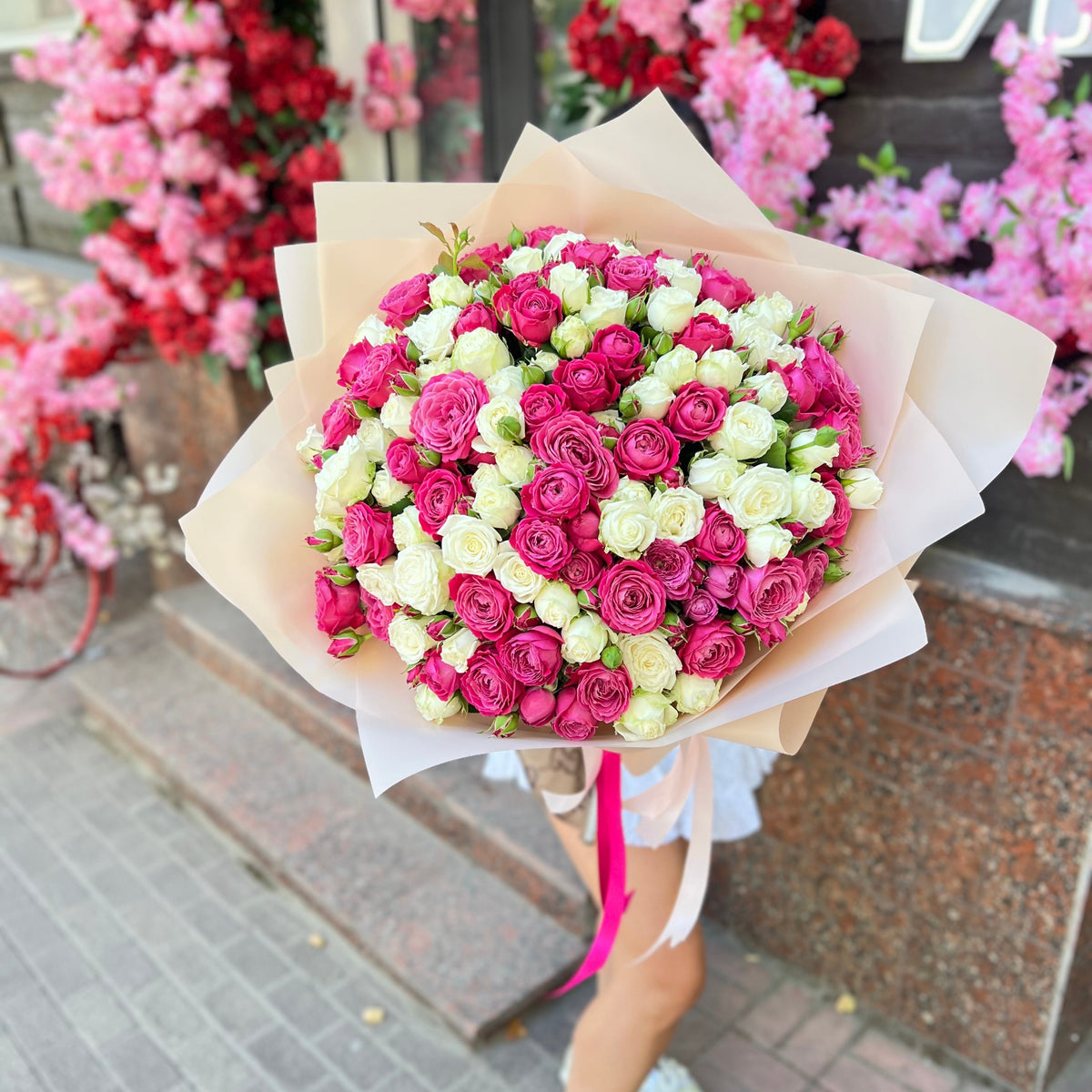 Ягідний мікс — букет кущових троянд