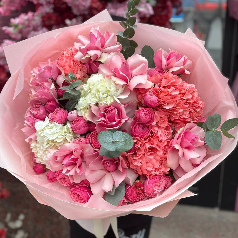 Авторський букет «Шепіт Пелюсток»