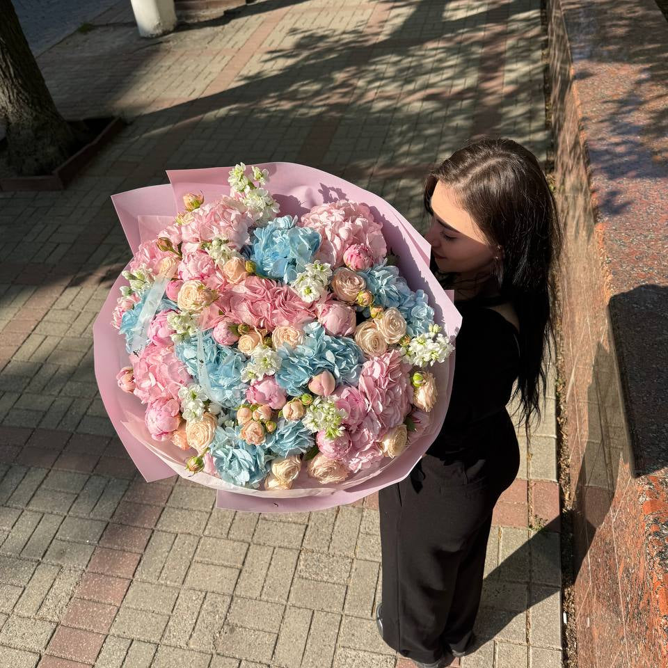 Букет мікс блакитно-рожевий «Sky Blossom»
